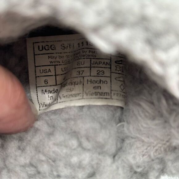 UGG FLUFFITA GREY CURLY WOOL SLIDE ON SANDAL WOMEN’S SIZE 6 - Picture 7 of 9